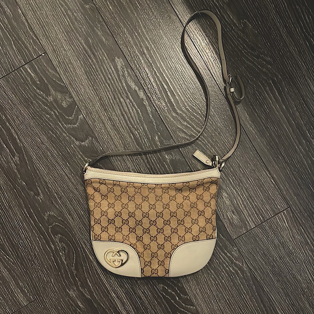 Gucci Lovely Hearts Interlocking G Crossbody Bag GG canvas with Leather
